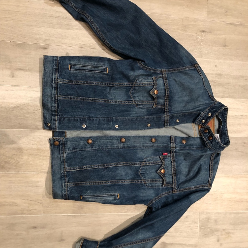 Levi’s Jean Jacket Size Medium with neck buckle